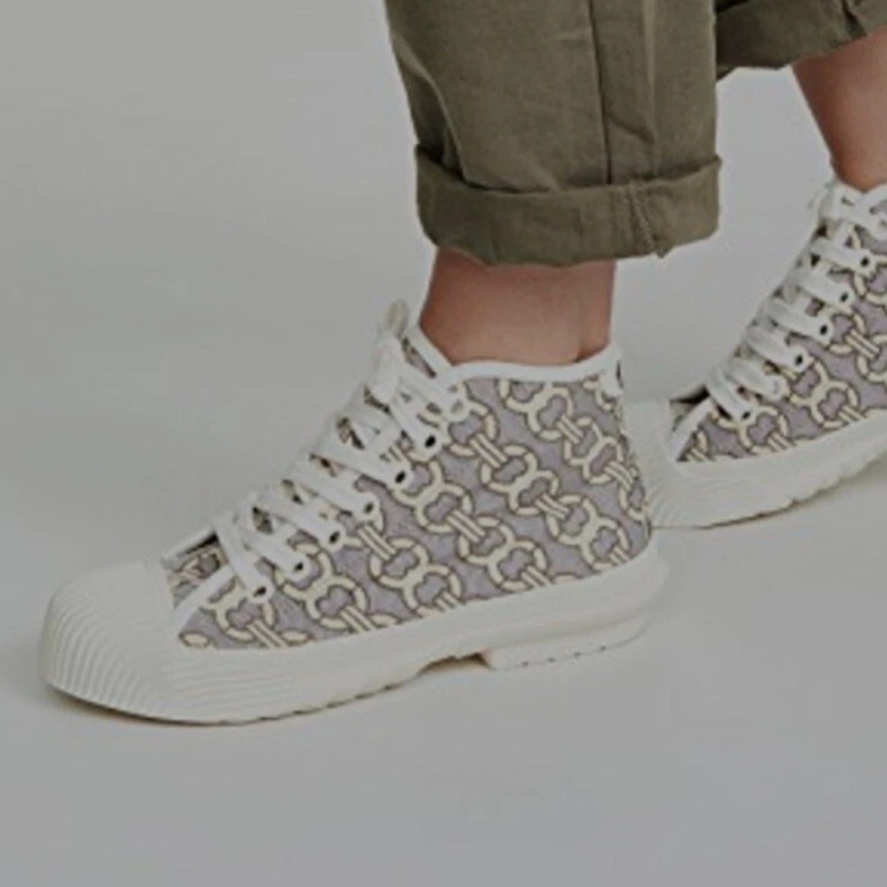 NWT Tory Burch Buddy Cap Toe Canvas Off White High Top Sneakers/Duck Shoes